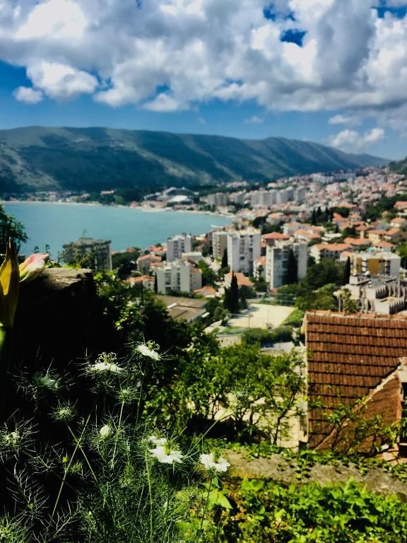 Апартаменты Apartmani Lovor Херцег-Нови